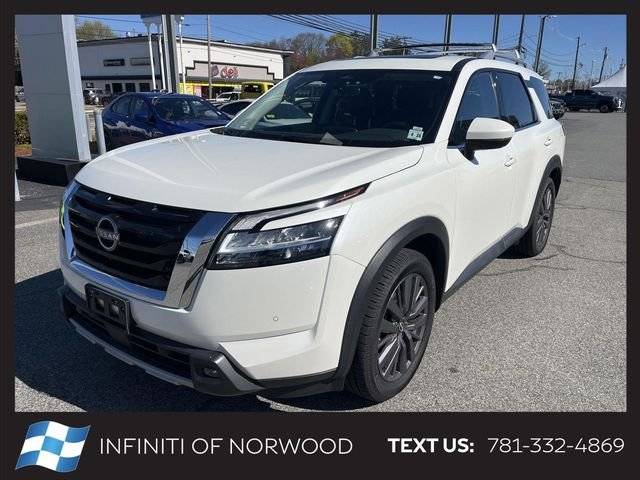 2023 Nissan Pathfinder SL 4WD photo