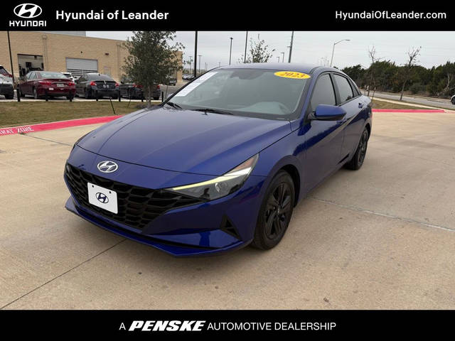 2023 Hyundai Elantra SEL FWD photo