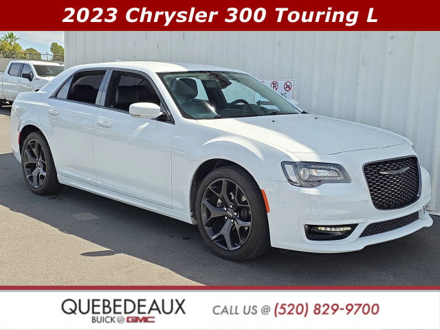 2023 Chrysler 300 Touring L RWD photo