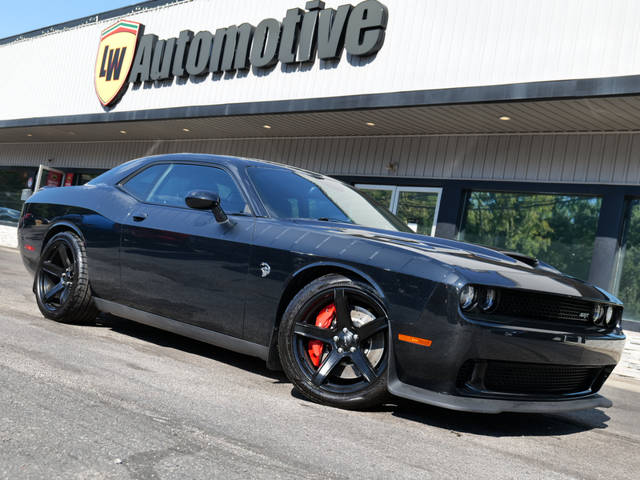 2015 Dodge Challenger SRT Hellcat RWD photo