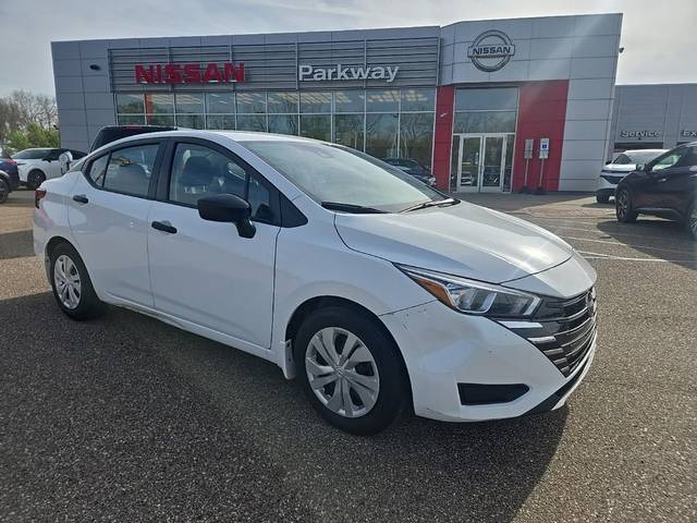 2023 Nissan Versa S FWD photo