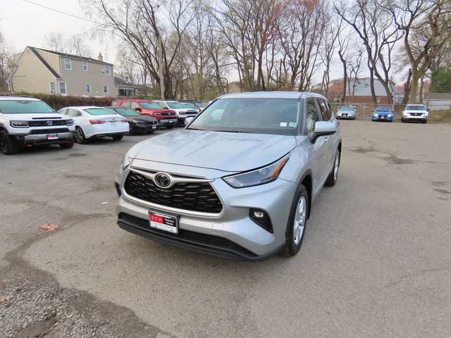 2023 Toyota Highlander LE AWD photo