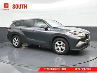 2023 Toyota Highlander L FWD photo