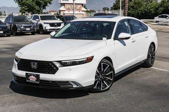 2023 Honda Accord Touring FWD photo