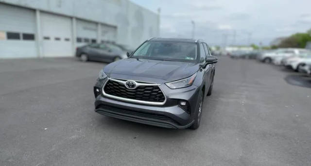 2022 Toyota Highlander XLE FWD photo