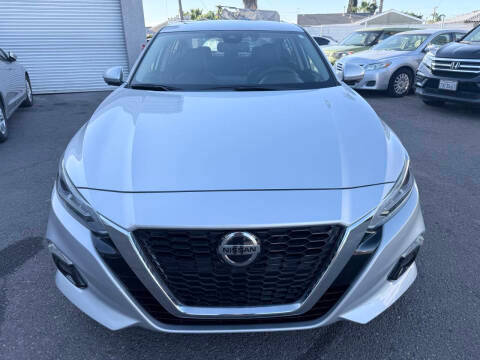 2020 Nissan Altima 2.5 Platinum FWD photo