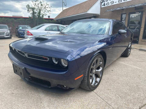 2015 Dodge Challenger R/T Plus RWD photo
