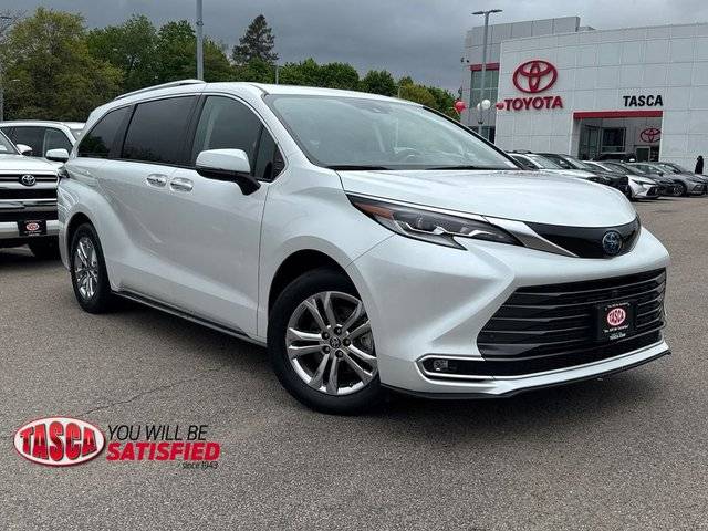 2023 Toyota Sienna Platinum AWD photo
