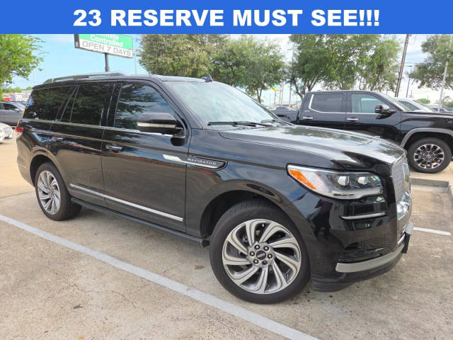 2023 Lincoln Navigator Reserve RWD photo