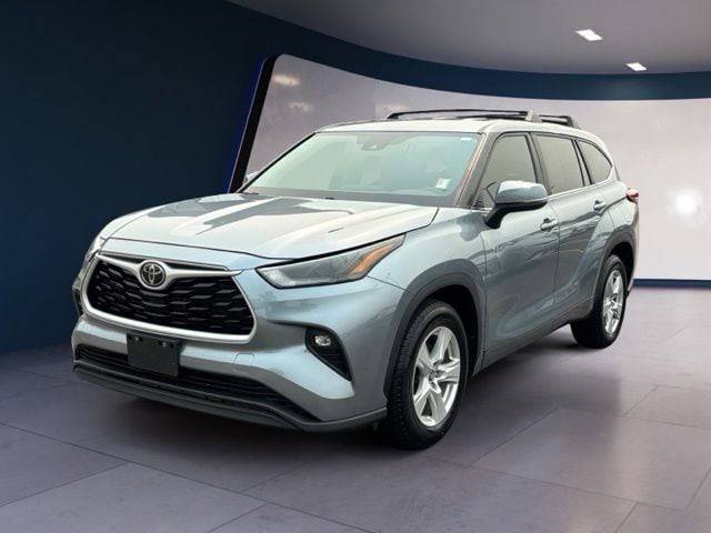 2023 Toyota Highlander LE FWD photo