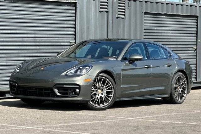 2023 Porsche Panamera Platinum Edition RWD photo