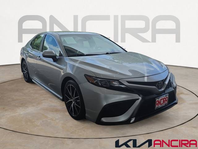 2021 Toyota Camry SE FWD photo