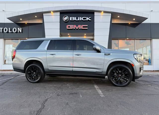 2023 GMC Yukon XL Denali 4WD photo