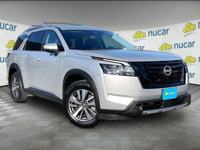 2023 Nissan Pathfinder SL 4WD photo