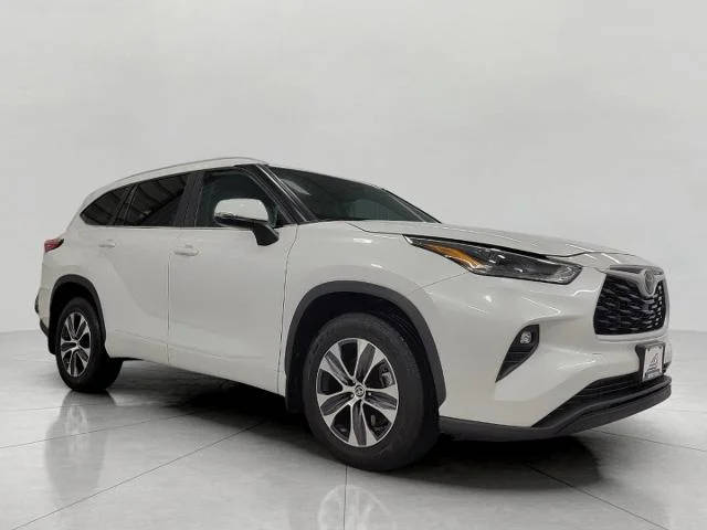 2023 Toyota Highlander XLE AWD photo