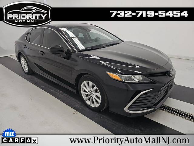2023 Toyota Camry LE FWD photo