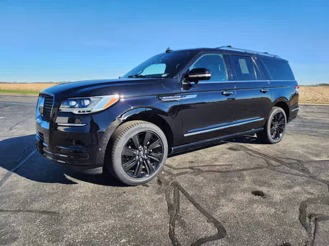 2023 Lincoln Navigator L Reserve 4WD photo