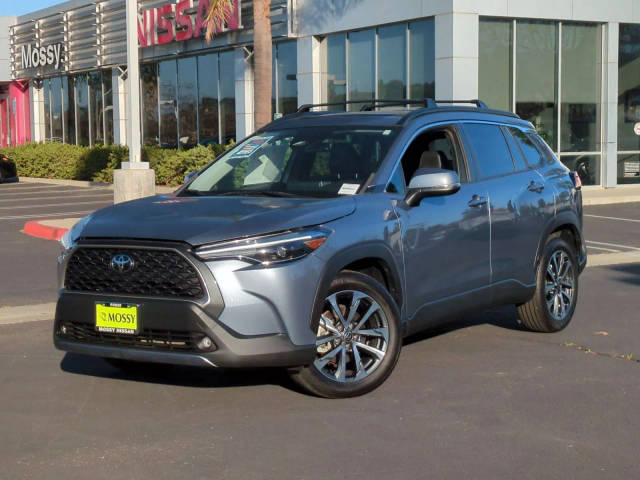 2023 Toyota Corolla Cross XLE AWD photo