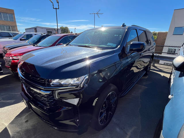 2022 Chevrolet Suburban RST 4WD photo