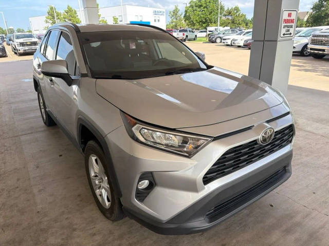 2021 Toyota RAV4 XLE FWD photo