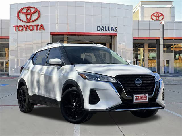 2023 Nissan Kicks SV FWD photo