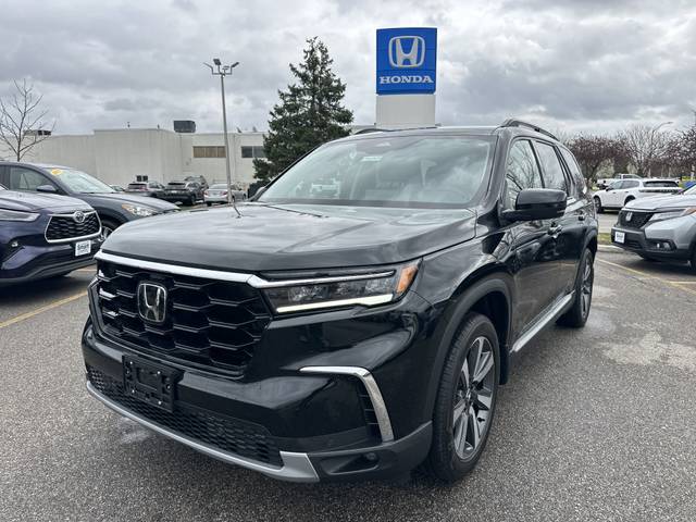 2023 Honda Pilot Touring AWD photo