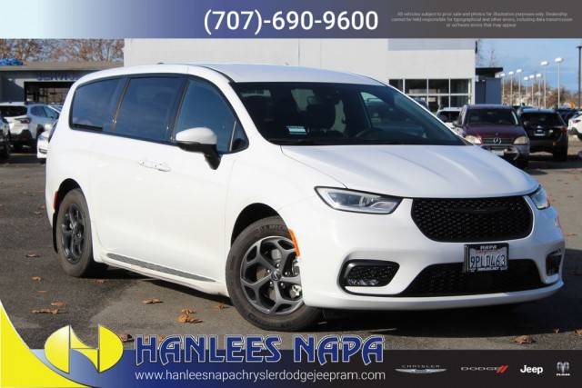 2023 Chrysler Pacifica Minivan Hybrid Touring L FWD photo