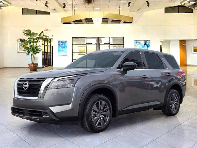 2023 Nissan Pathfinder S FWD photo