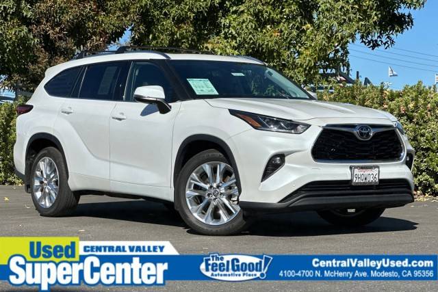 2023 Toyota Highlander Limited FWD photo