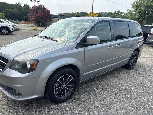 2015 Dodge Grand Caravan SXT FWD photo