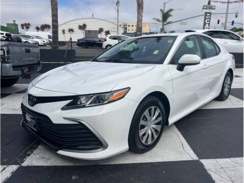 2022 Toyota Camry Hybrid LE FWD photo