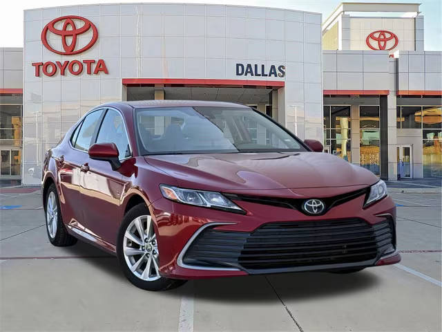 2023 Toyota Camry LE FWD photo