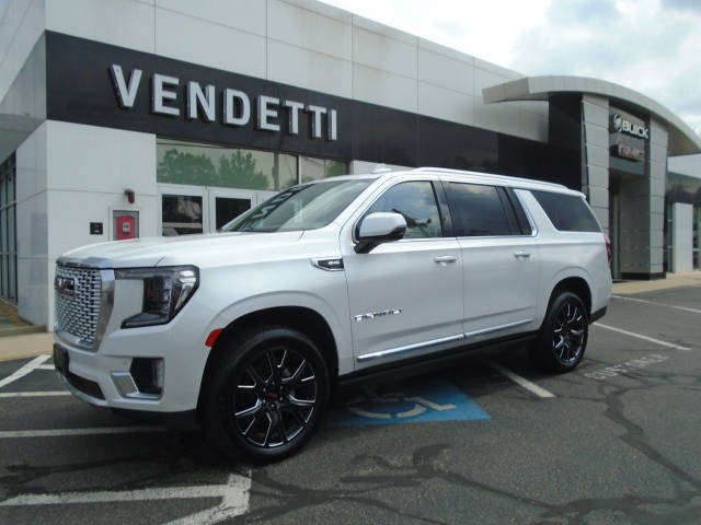 2023 GMC Yukon XL Denali 4WD photo