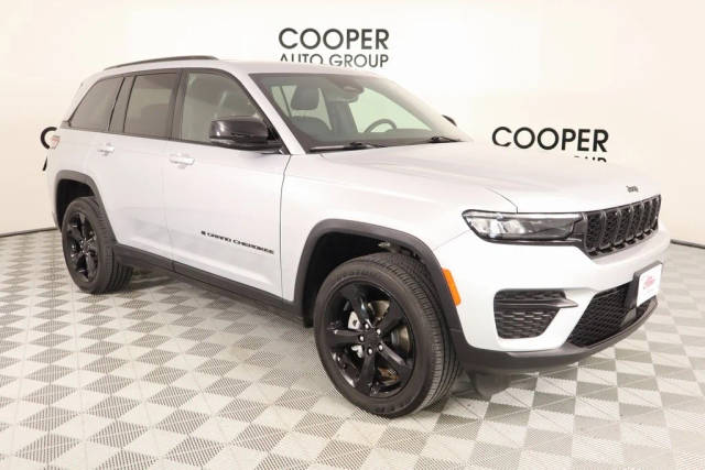 2023 Jeep Grand Cherokee Altitude 4WD photo