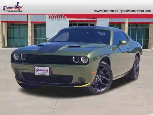 2023 Dodge Challenger SXT RWD photo