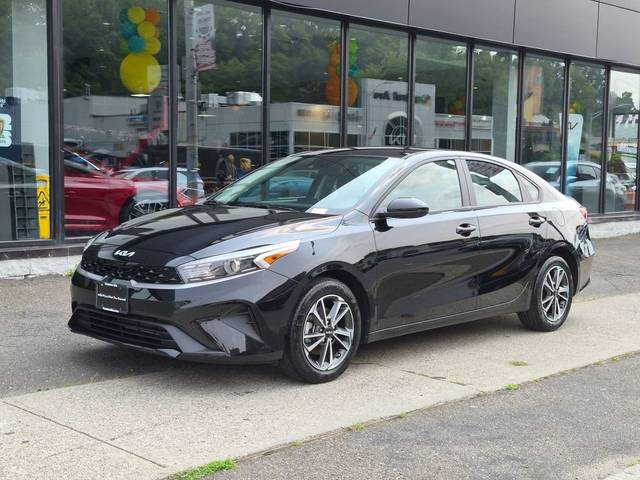 2023 Kia Forte LXS FWD photo