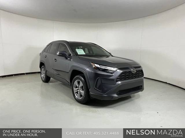 2023 Toyota RAV4 XLE FWD photo