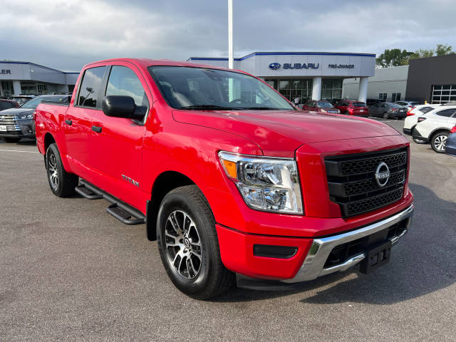 2023 Nissan Titan SV 4WD photo