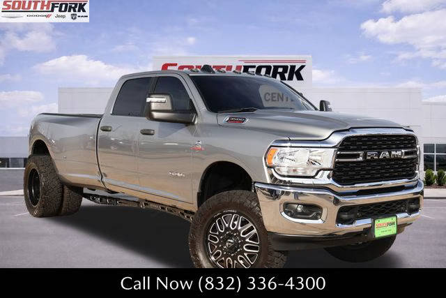 2023 Ram 3500 Big Horn 4WD photo
