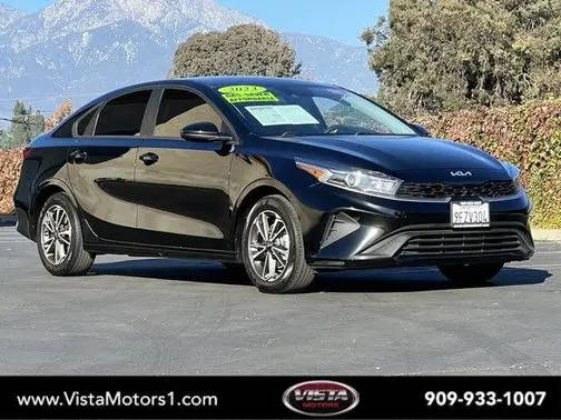 2023 Kia Forte LXS FWD photo