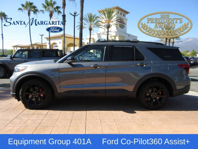2023 Ford Explorer ST 4WD photo