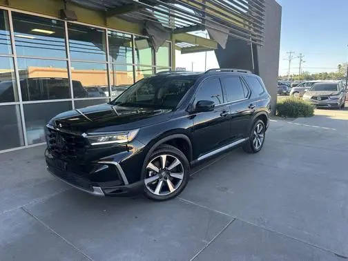 2023 Honda Pilot Touring AWD photo