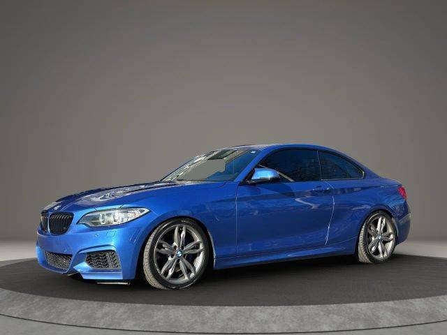 2016 BMW 2 Series M235i RWD photo