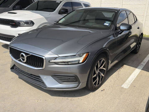 2020 Volvo S60 Momentum FWD photo