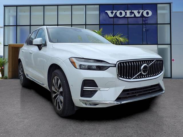 2023 Volvo XC60 Plus Bright Theme FWD photo