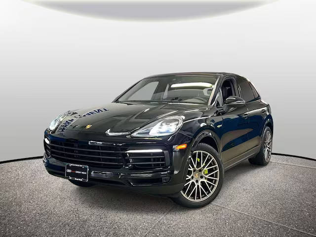 2023 Porsche Cayenne Platinum Edition E-Hybrid AWD photo
