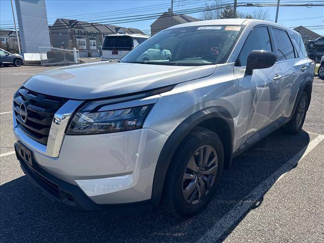 2023 Nissan Pathfinder S 4WD photo