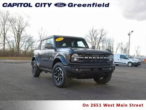 2023 Ford Bronco 4 Door Outer Banks 4WD photo