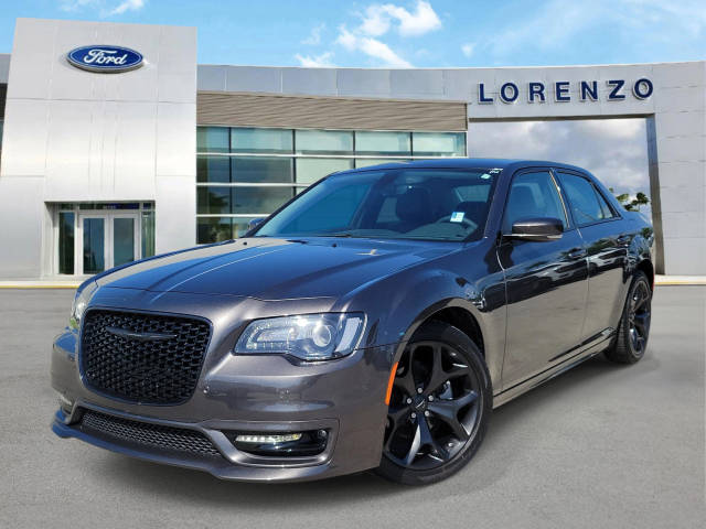 2023 Chrysler 300 Touring L RWD photo