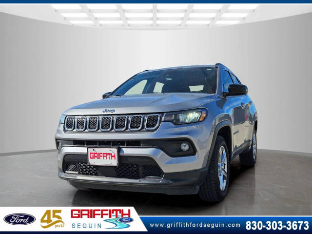 2023 Jeep Compass Latitude 4WD photo